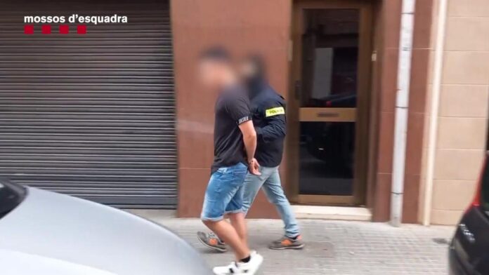Detención de los Mossos (Mossos d'Esquadra)