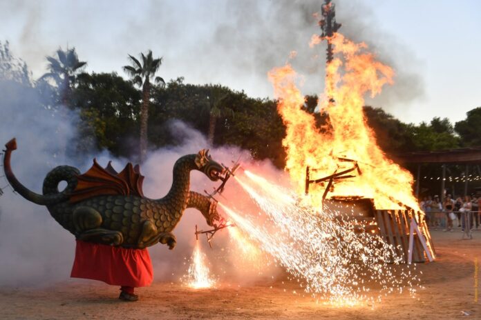 Momento de la Flama del Canigó del año pasado (Ayuntamiento de Castelldefels)